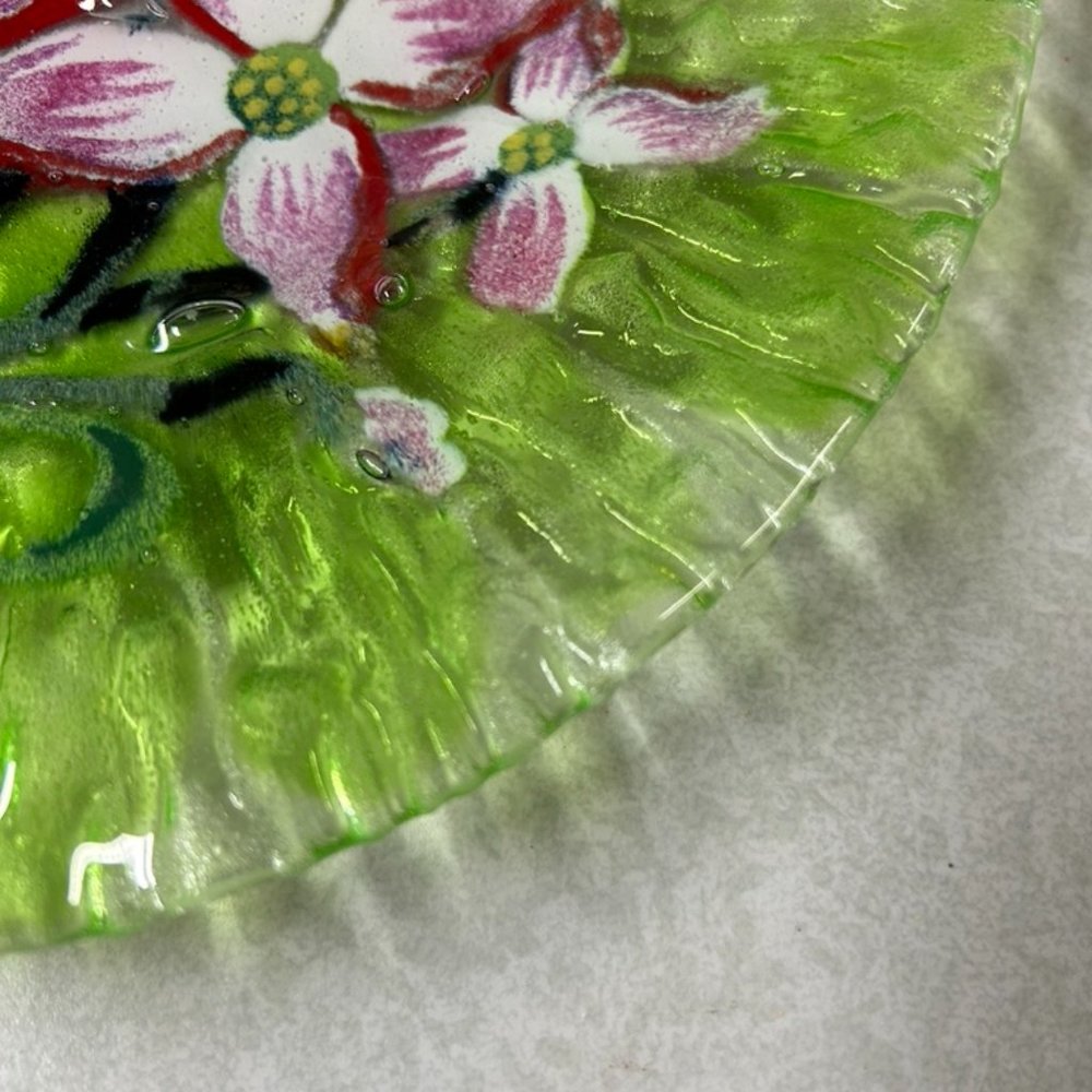 Sydenstricker Fused Art Glass Plate Red & White Flowers , Leaves On Green 9.75” - Picture 3 of 7